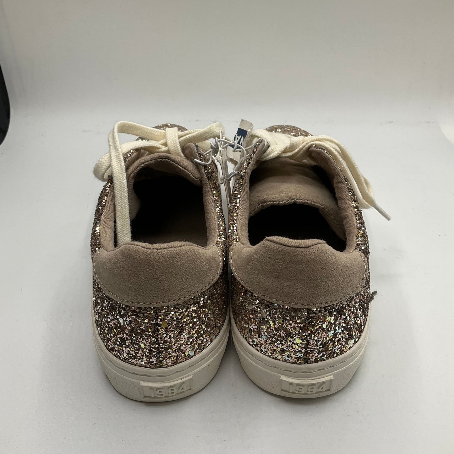 Shoes Sneakers By Old Navy In Gold, Size: 7