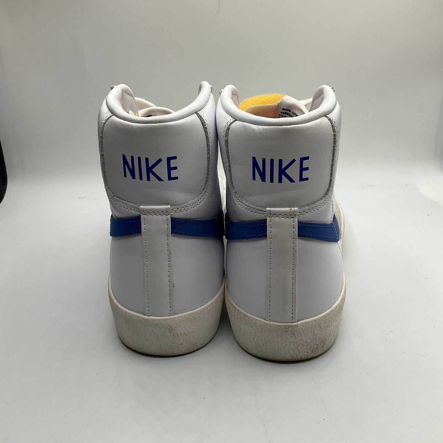 Shoes Sneakers By Nike In White, Size: 8.5