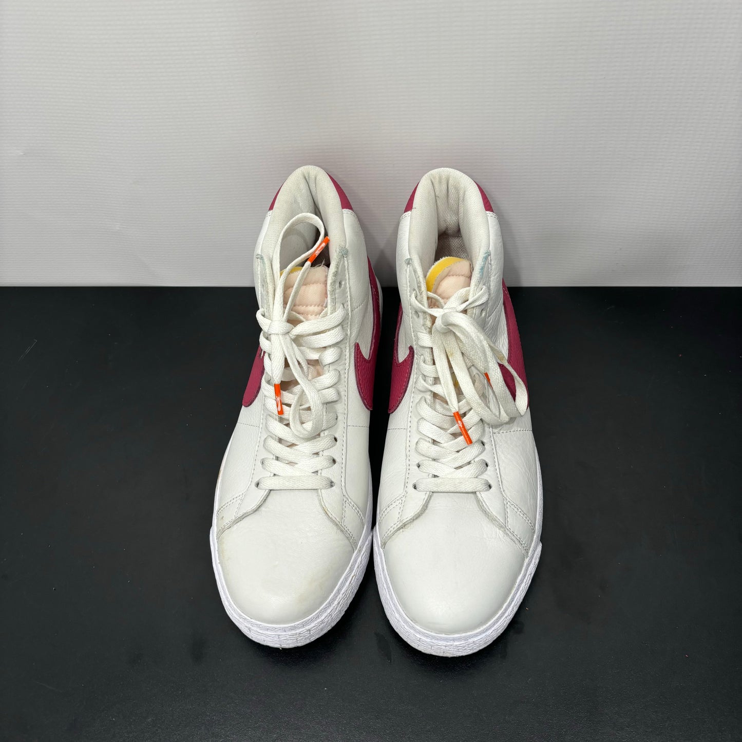 Shoes Sneakers By Nike In Pink & White, Size: 9.5