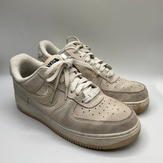 Shoes Sneakers By Nike In Cream, Size: 8