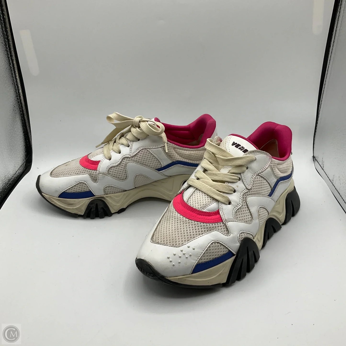 Shoes Luxury Designer By Versace In White, Size: 8.5