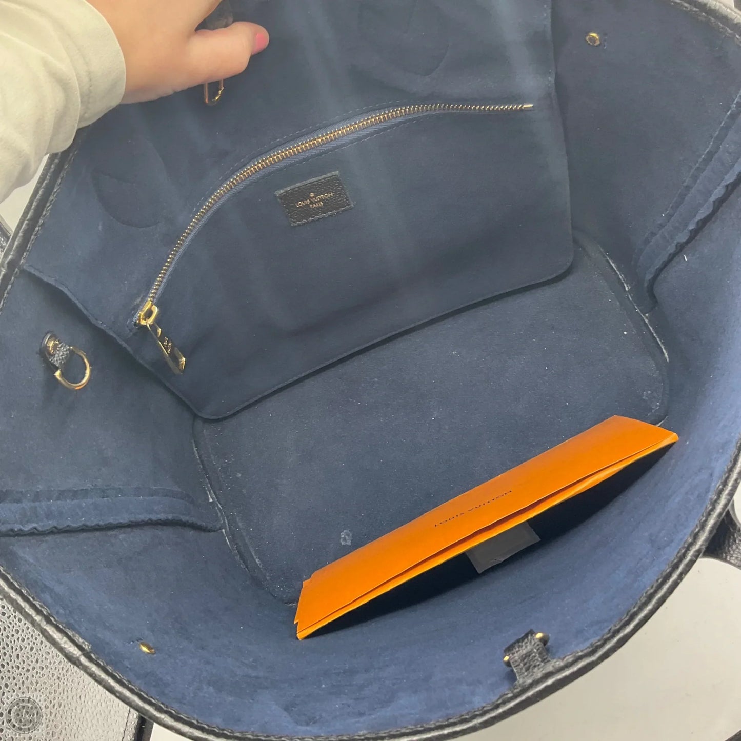 Handbag Luxury Designer By Louis Vuitton, Size: Large