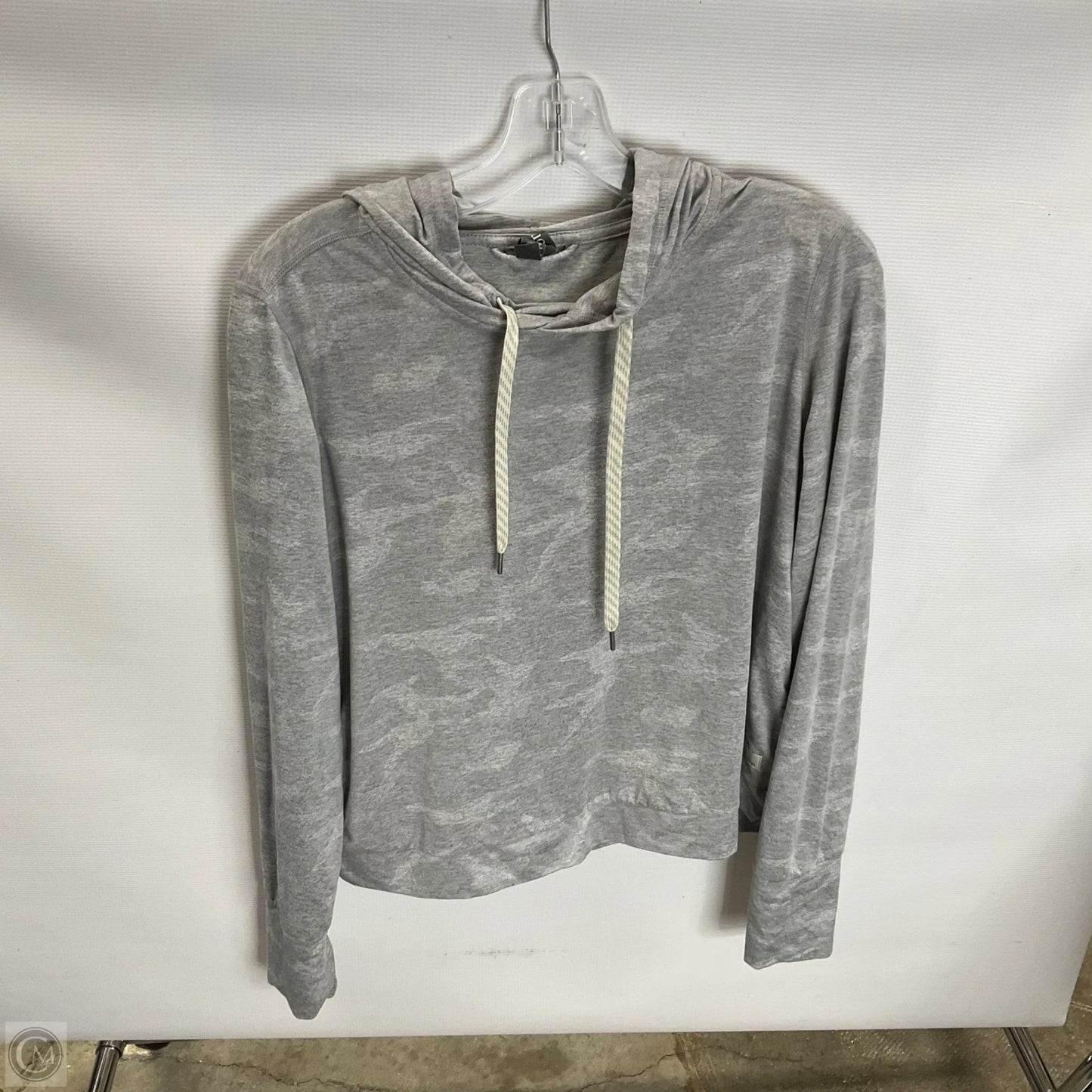 Athletic Sweatshirt Hoodie By Vuori In Camouflage Print, Size: M
