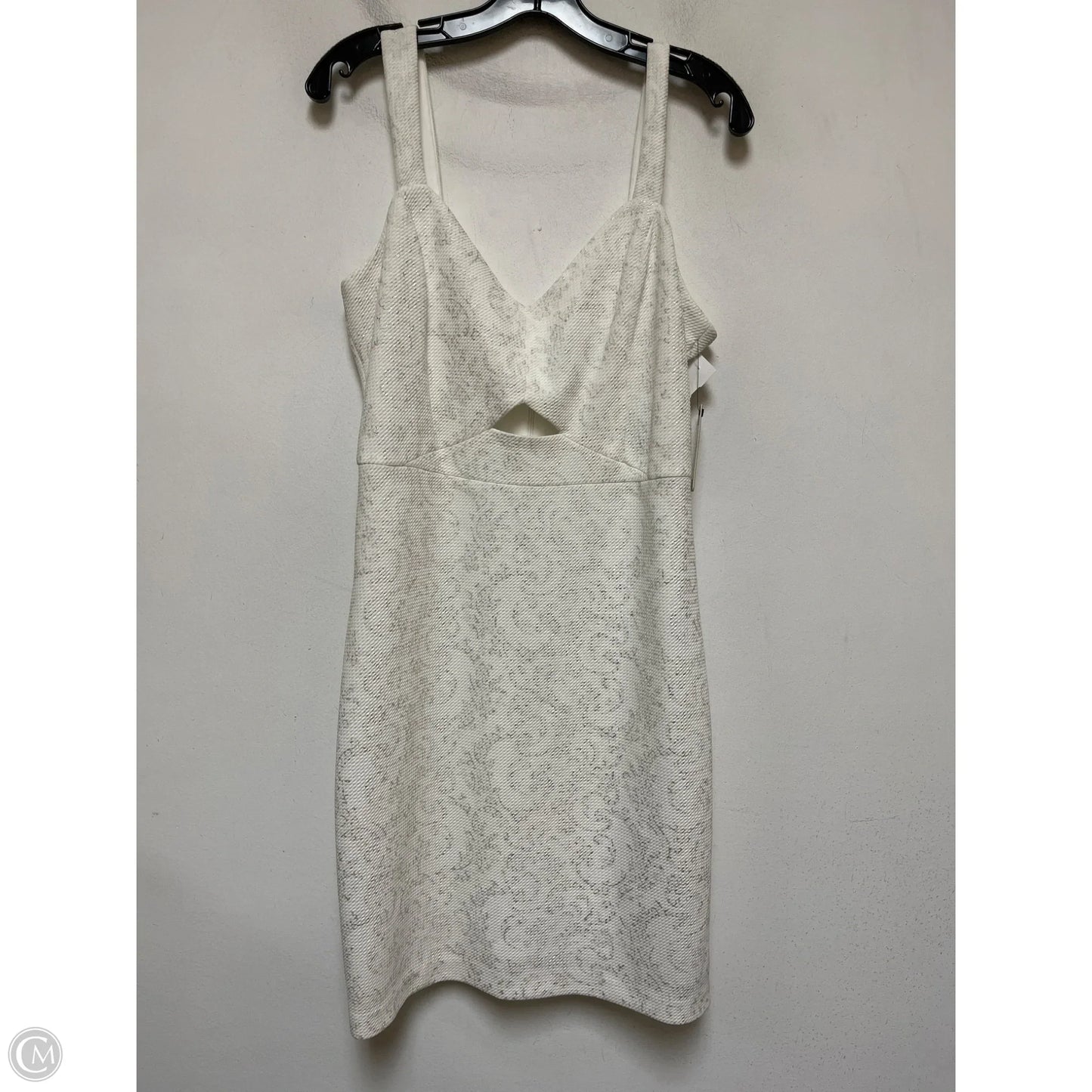 Dress Casual Short By Guess In Silver & White, Size: L