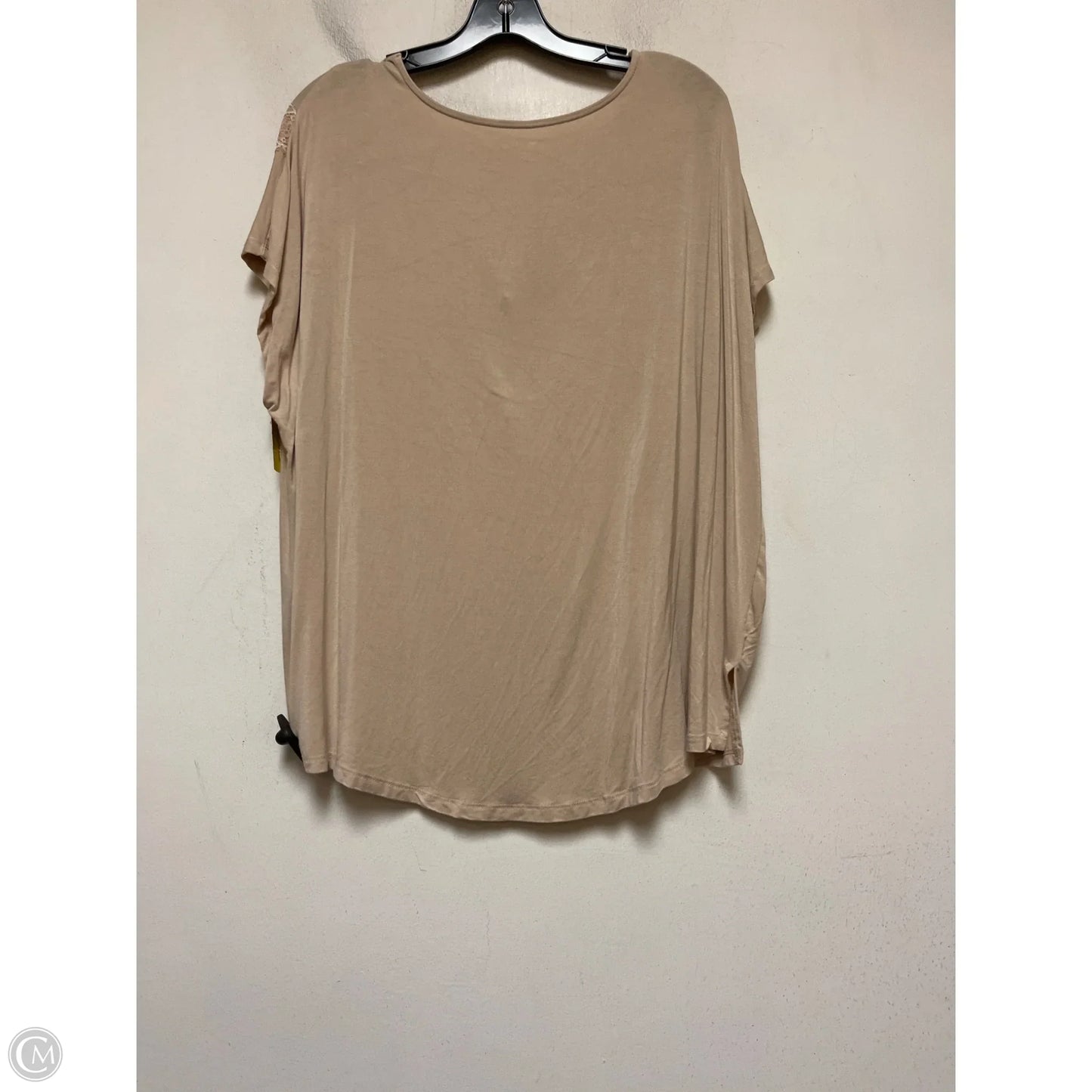 Top Short Sleeve By Torrid In Cream, Size: Xl