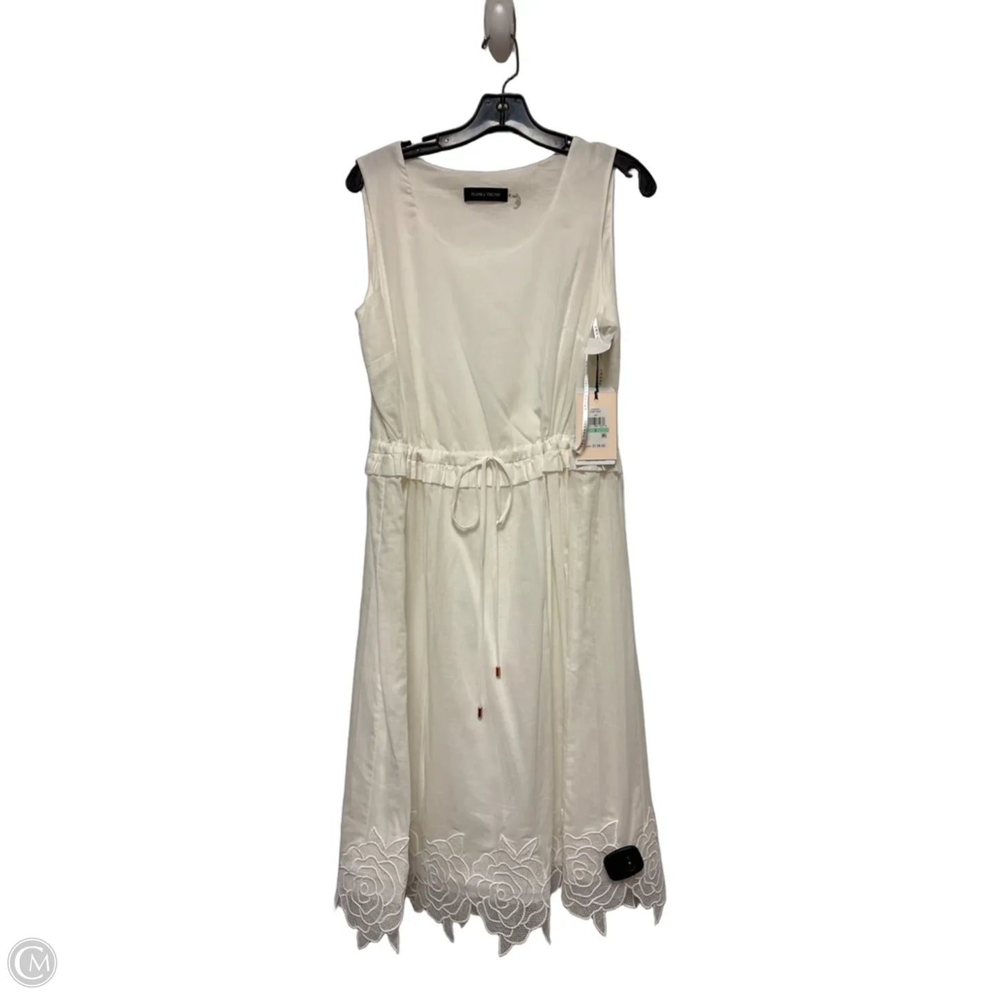 Dress Casual Short By Ivanka Trump In White, Size: M