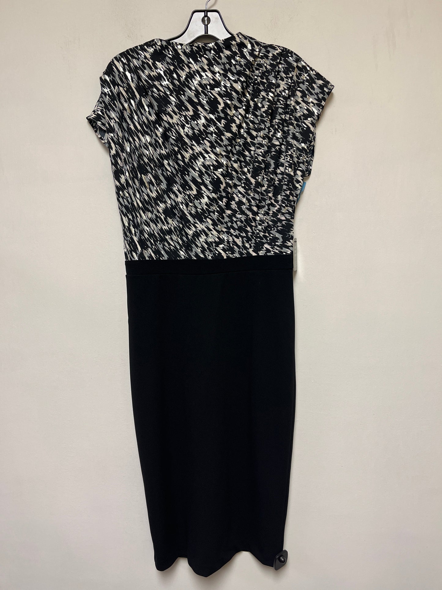 Dress Casual Midi By Express  Size: M