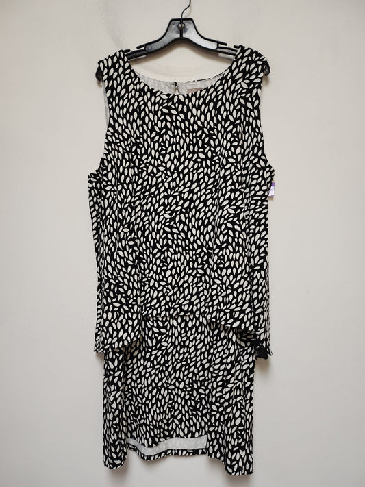 Black & White Dress Casual Short Chicos, Size 2x