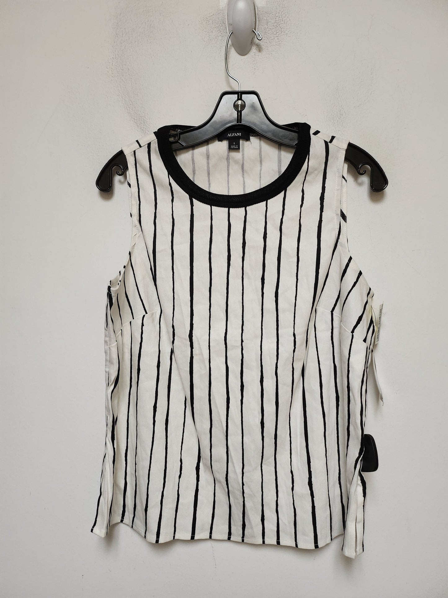 Top Sleeveless By Alfani In Striped Pattern, Size: S