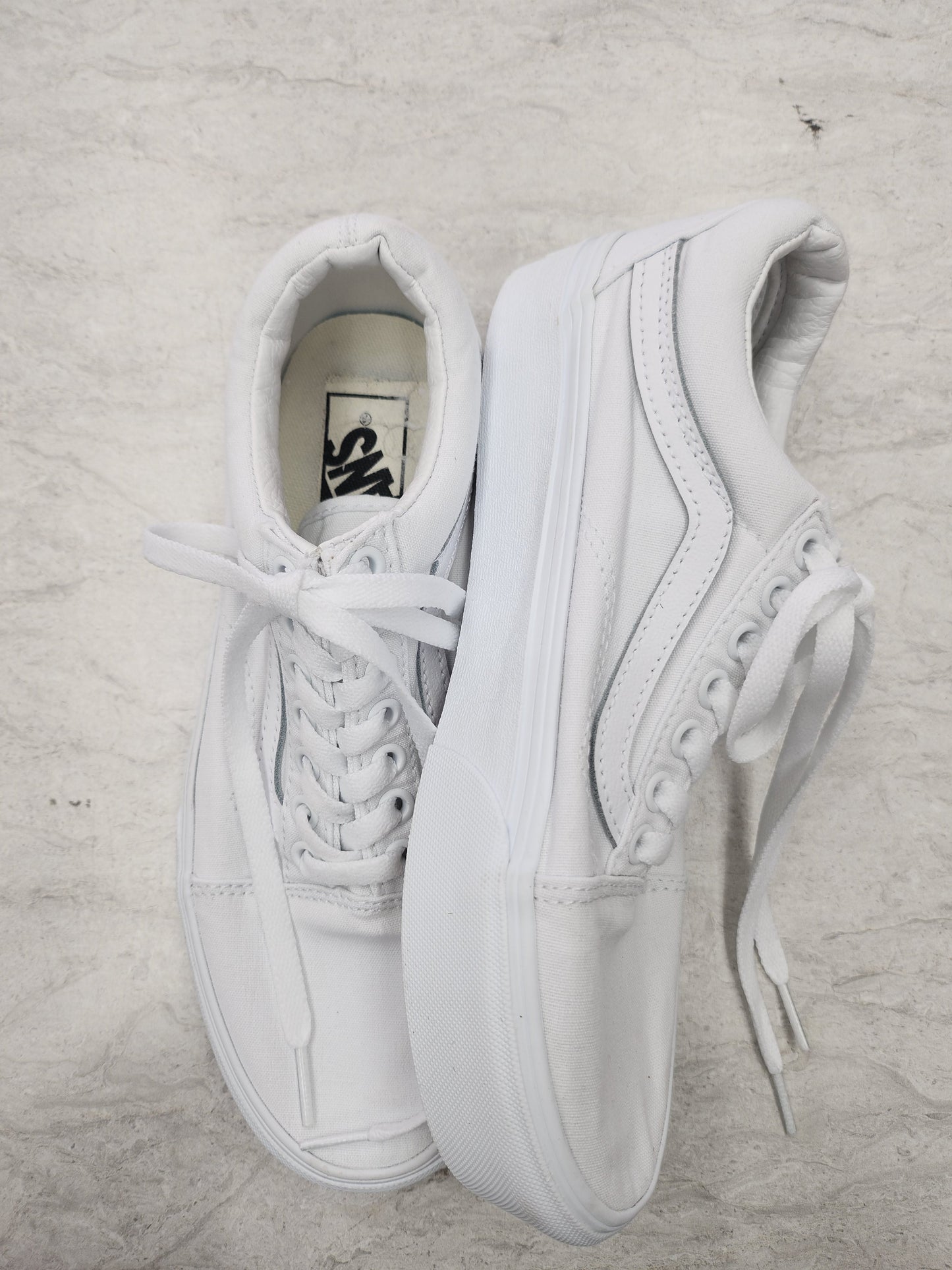 Shoes Sneakers By Vans In White, Size: 8