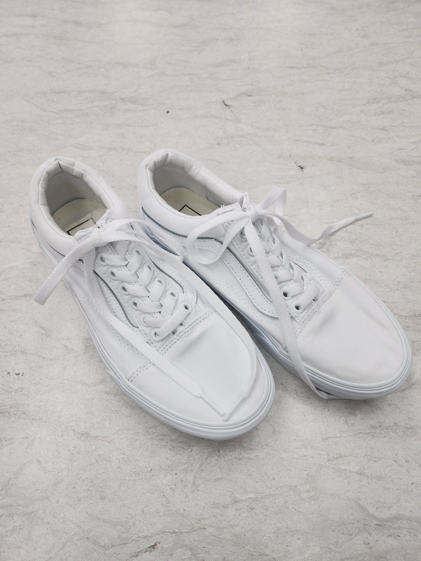 Shoes Sneakers By Vans In White, Size: 8