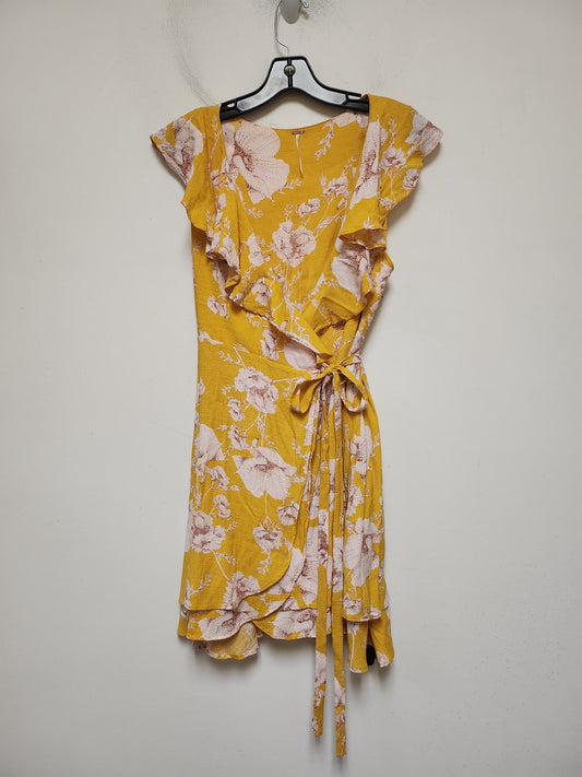 Dress Casual Short By Free People In Yellow, Size: M