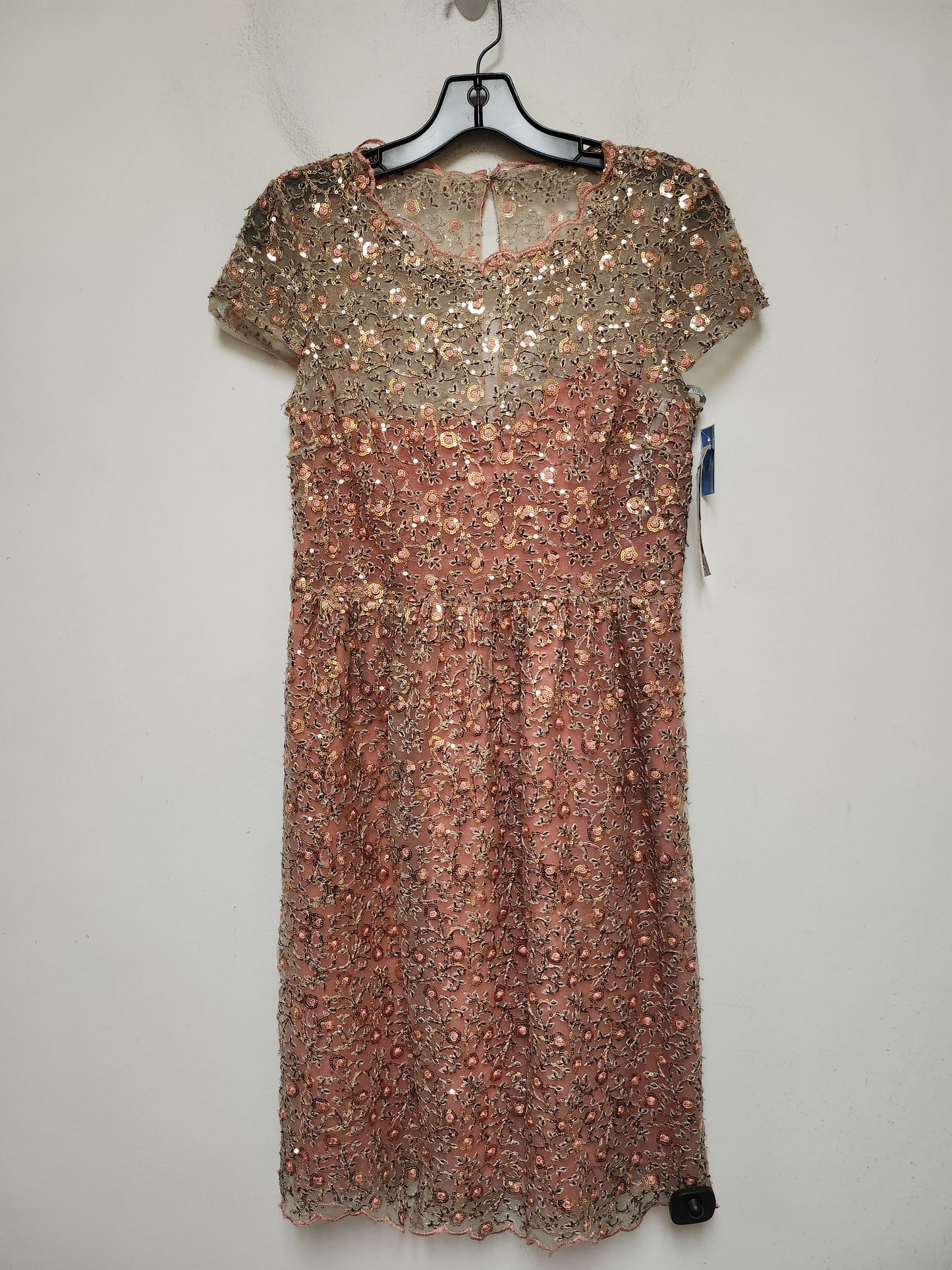 Dress Casual Short By Clothes Mentor In Gold & Pink, Size: S