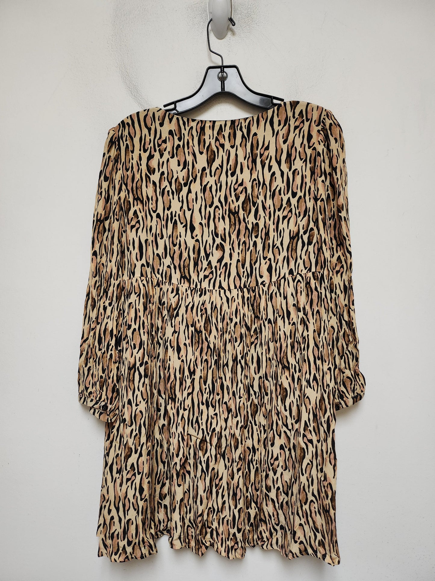 Dress Casual Short By Clothes Mentor In Animal Print, Size: S