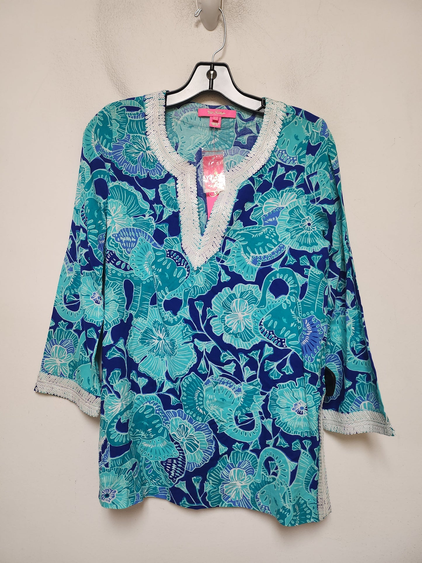 Top Long Sleeve Designer By Lilly Pulitzer In Blue & Green, Size: Xs