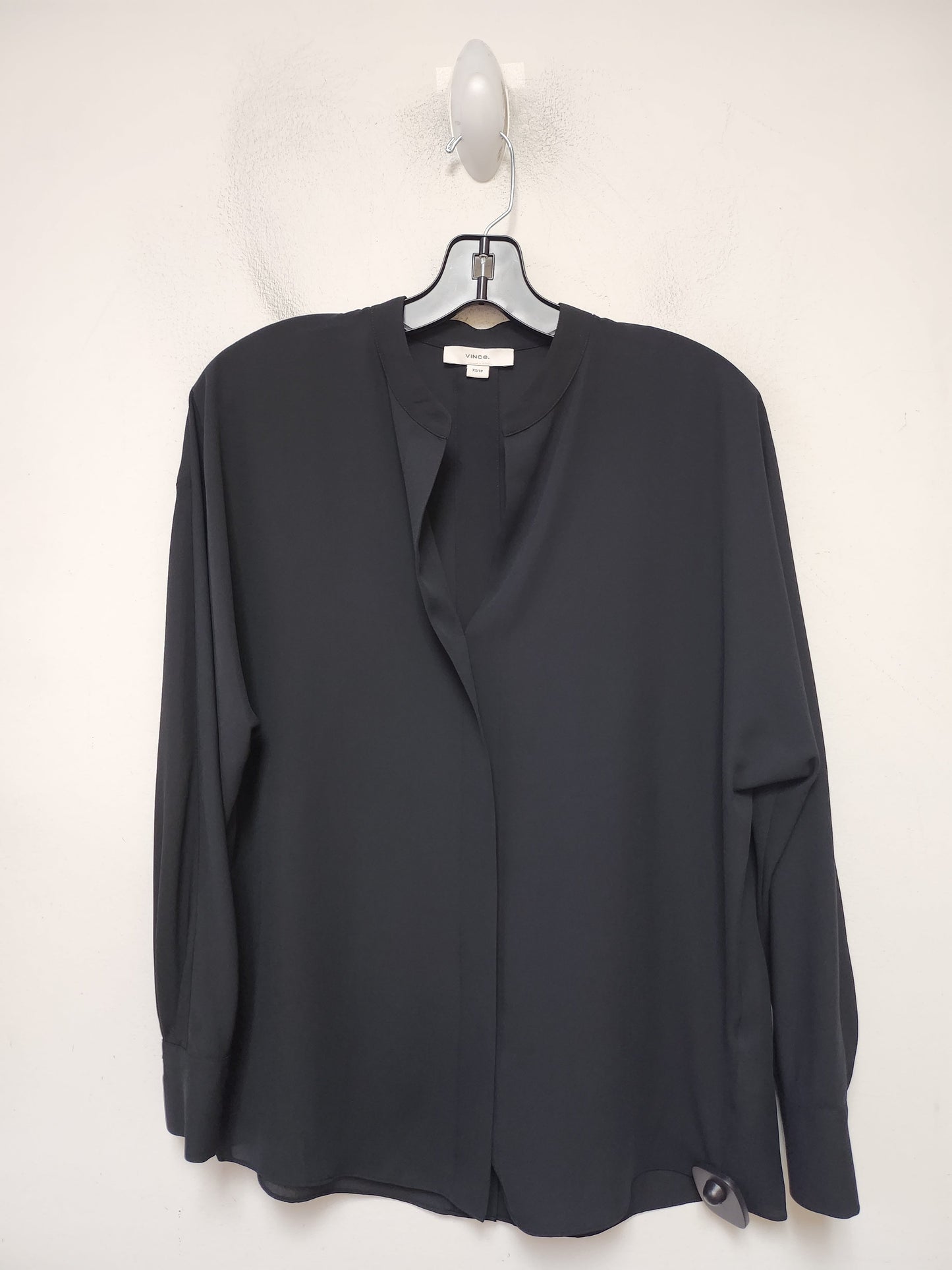 Top Long Sleeve By Vince In Black, Size: Xs