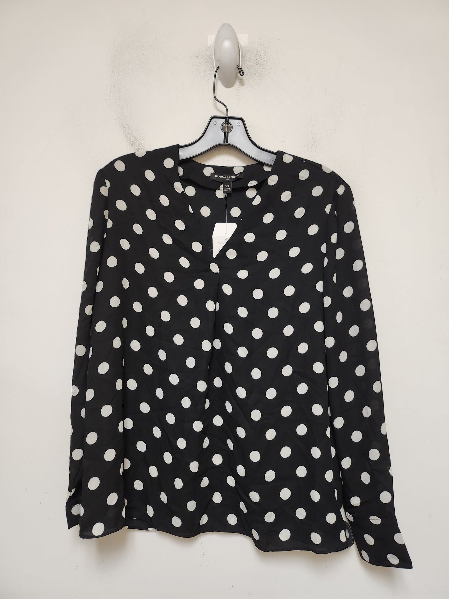 Top Long Sleeve By Banana Republic In Polkadot Pattern, Size: Xs