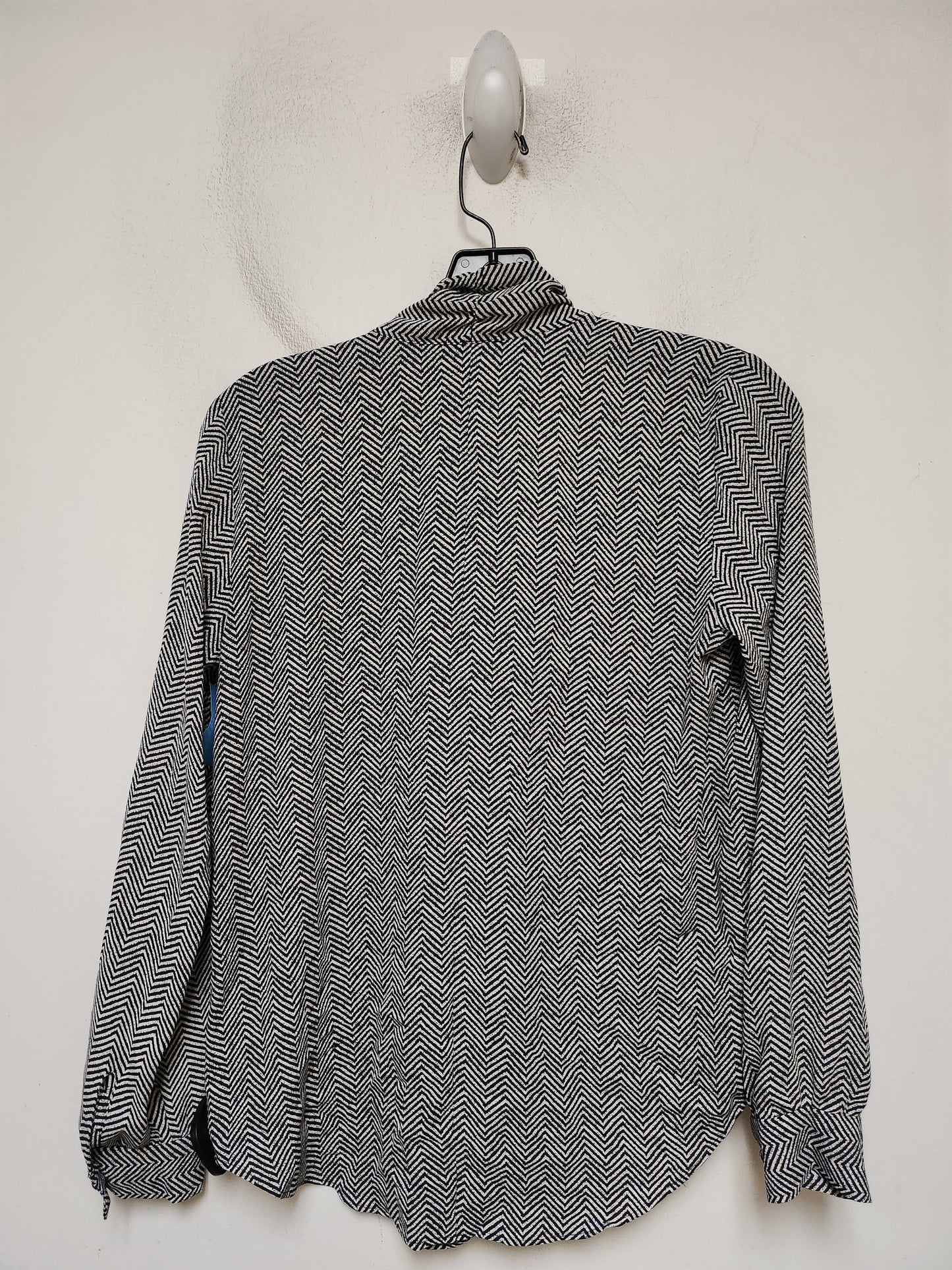 Top Long Sleeve By Ann Taylor In Black & White, Size: Xsp