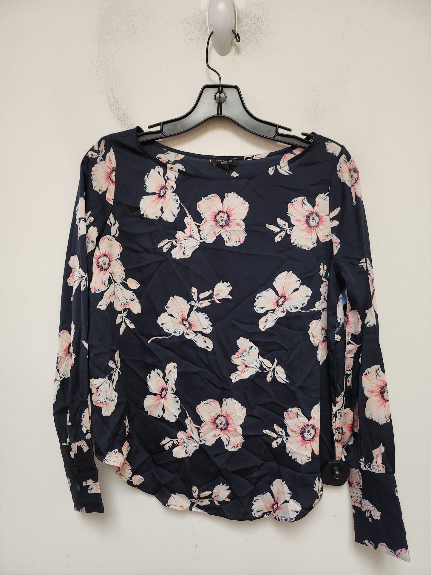 Top Long Sleeve By Ann Taylor In Floral Print, Size: Xsp