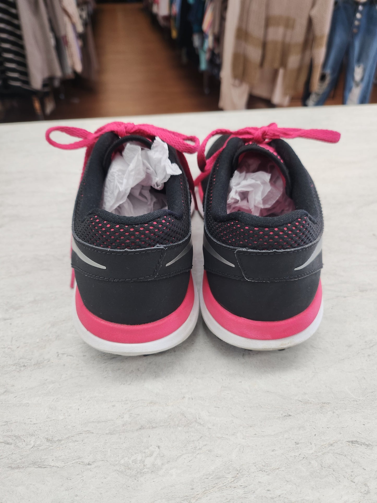 Shoes Athletic By Nike In Black & Pink, Size: 8