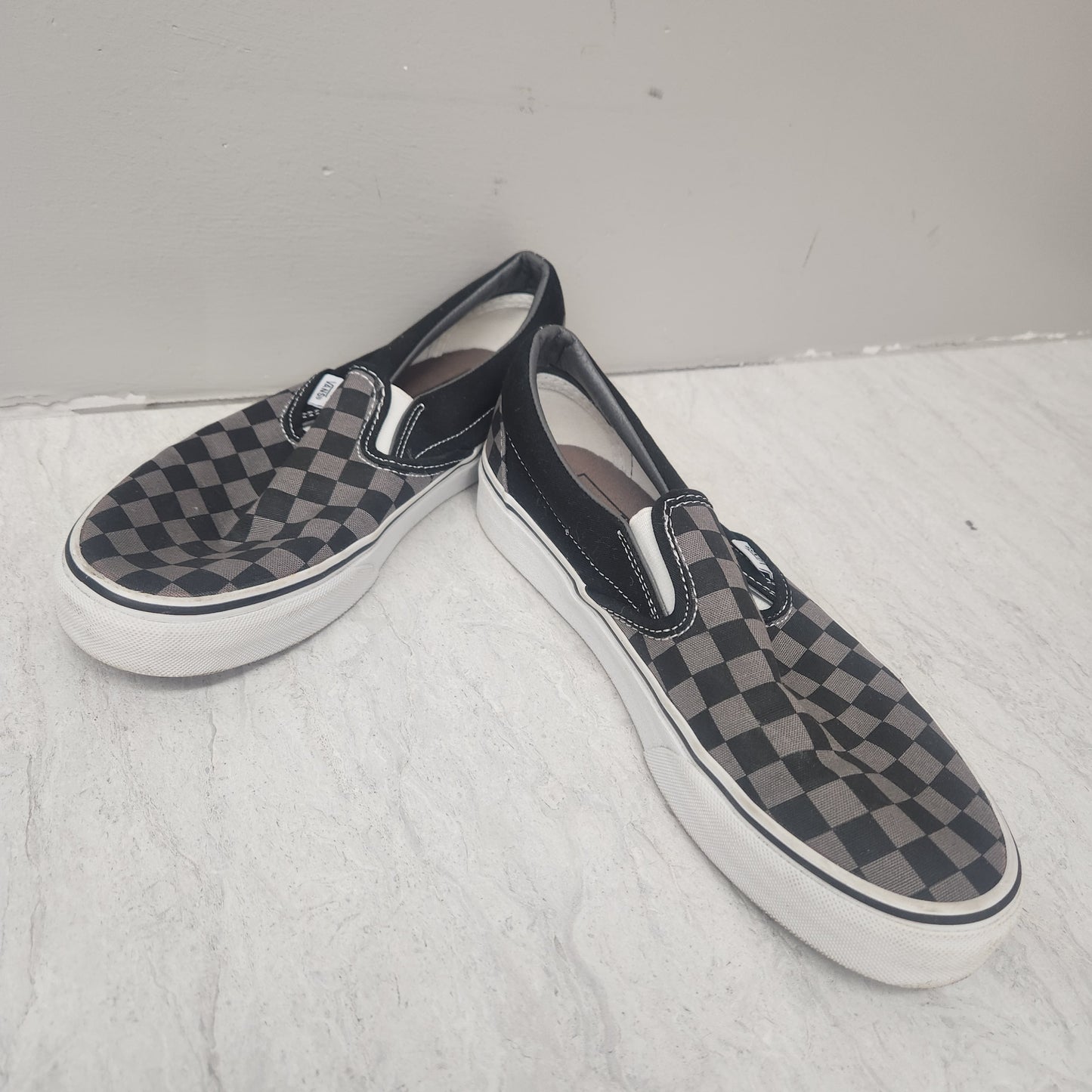 Shoes Sneakers By Vans In Checkered Pattern, Size: 9