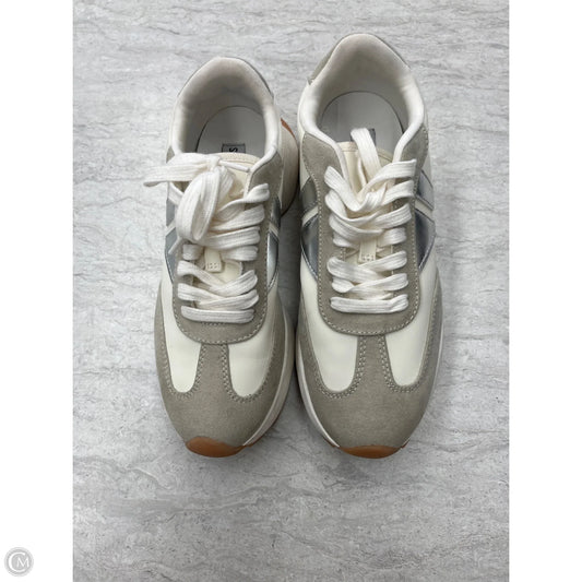 Shoes Sneakers By Steve Madden In Grey & White, Size: 7