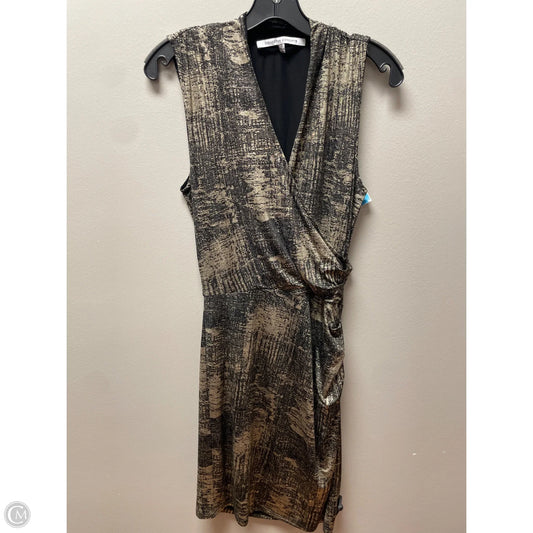 Dress Casual Short By Collective Concepts In Black & Gold, Size: S