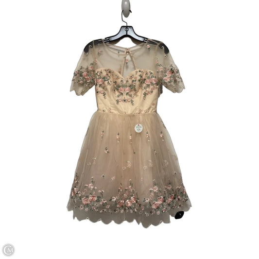 Dress Party Short By Clothes Mentor In Floral Print, Size: S