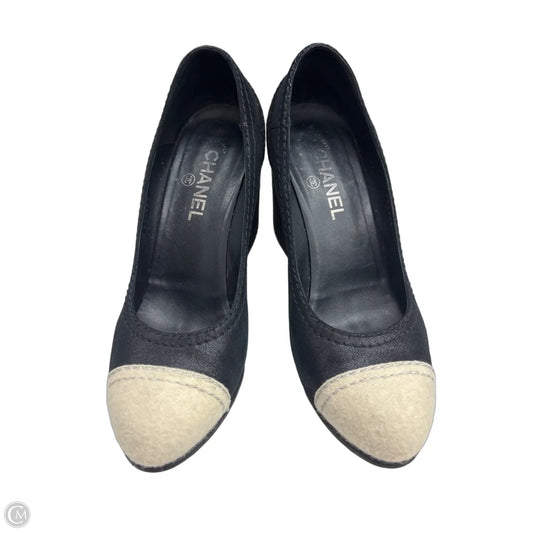 Shoes Luxury Designer By Chanel In Black & Cream, Size: 10