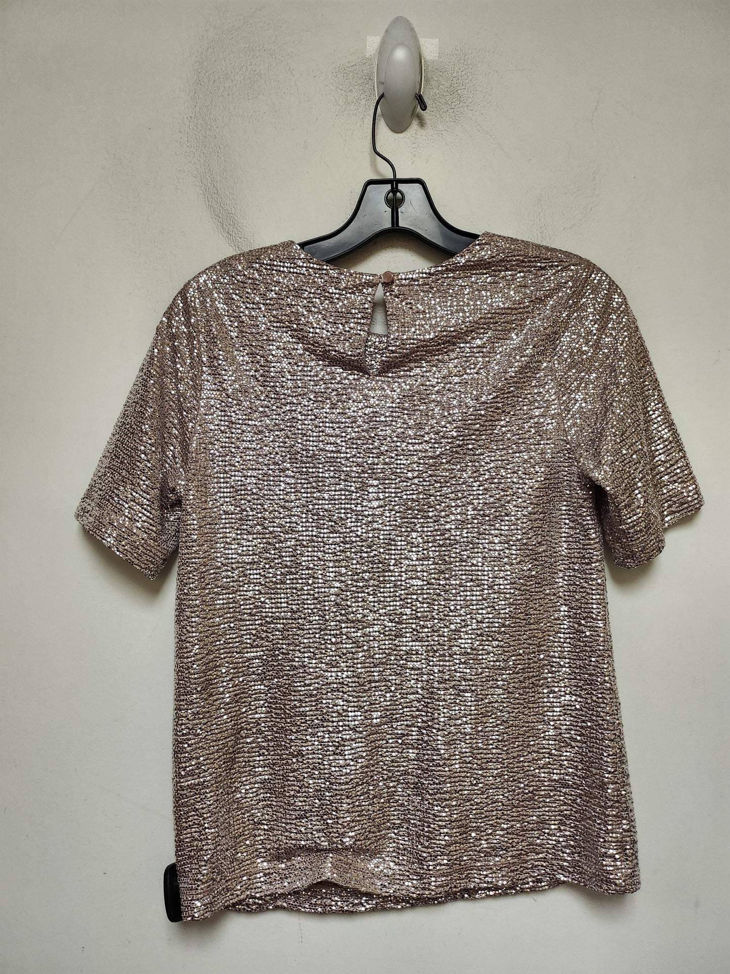 Top Short Sleeve By Monteau In Silver & Tan, Size: S