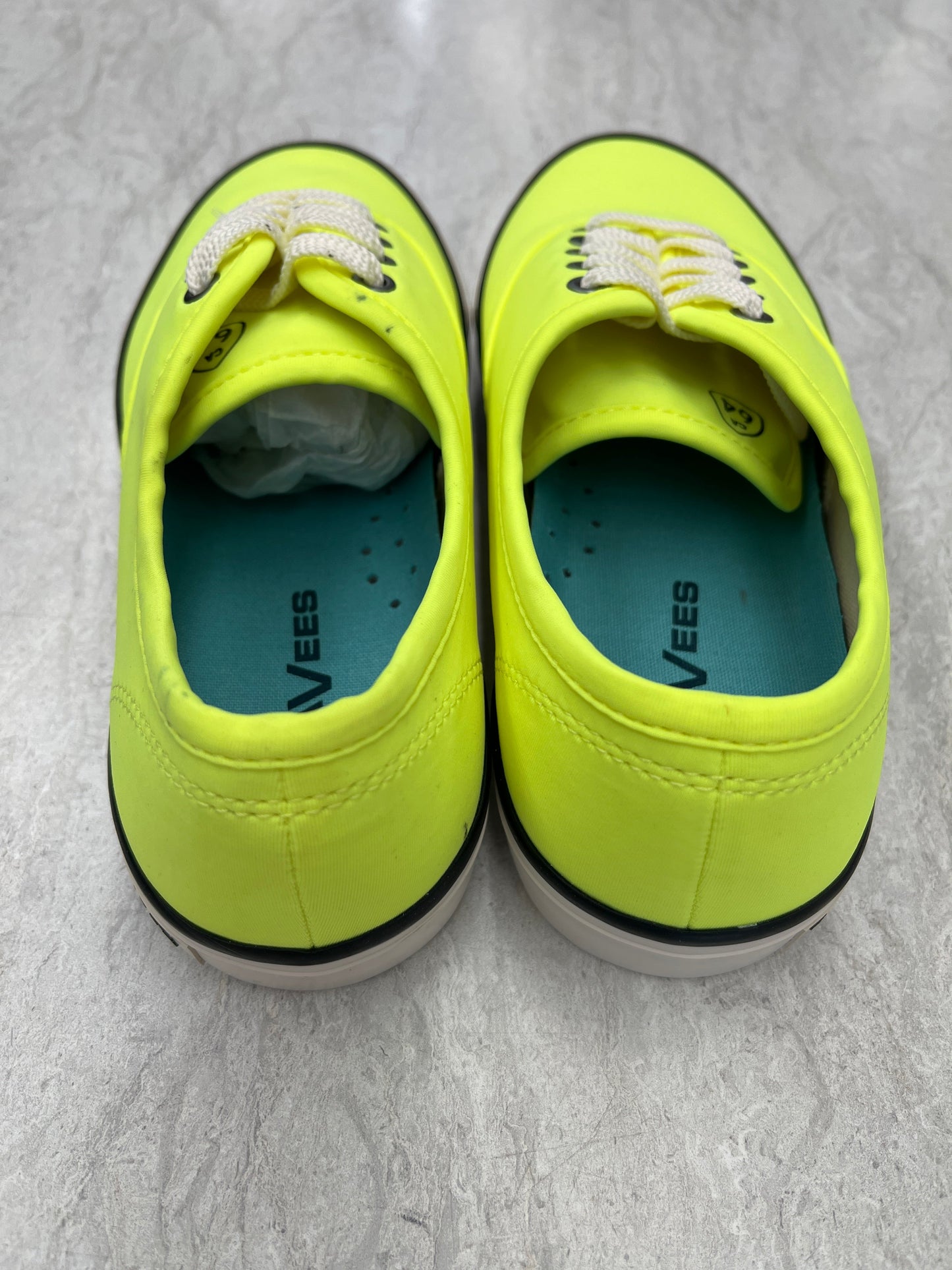 Yellow Shoes Sneakers Clothes Mentor, Size 7.5