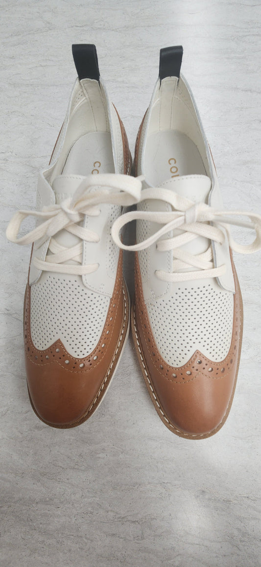 Tan & White Shoes Flats Cole-haan, Size 7