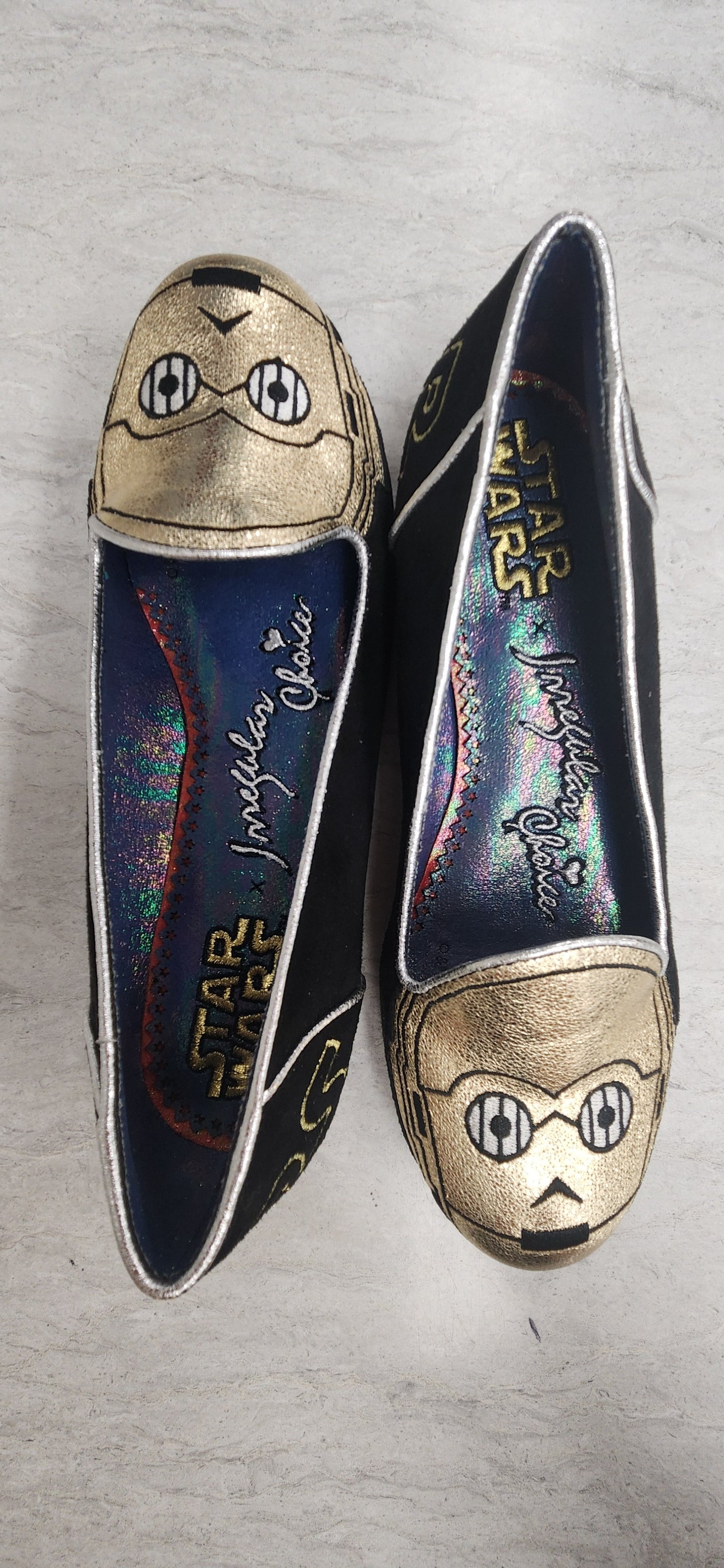 Black & Gold Shoes Flats Walt Disney, Size 7