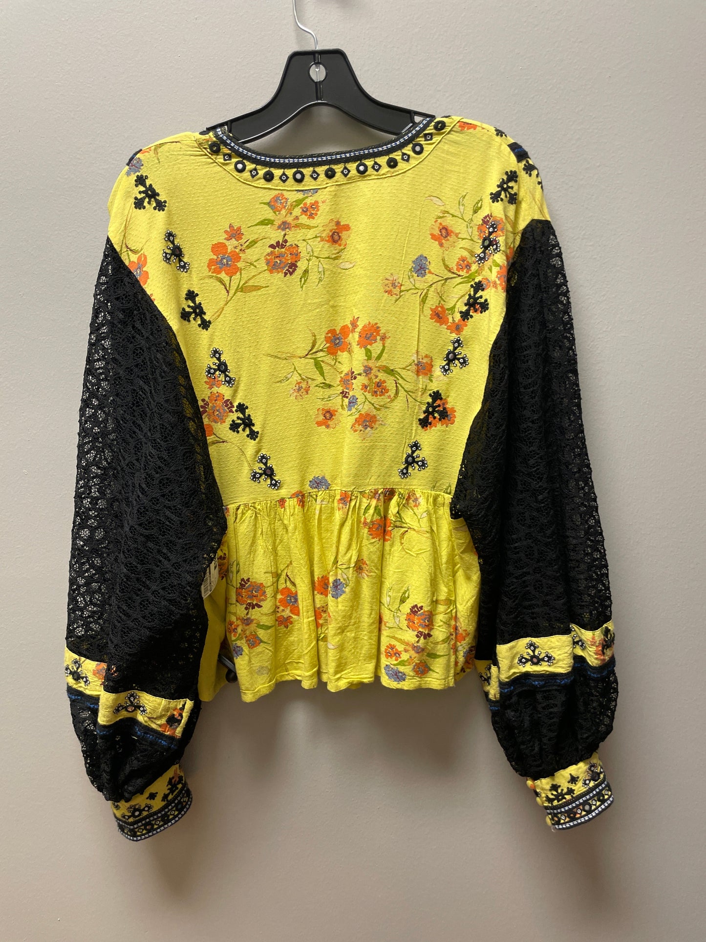 Top Long Sleeve By Free People In Floral Print, Size: S