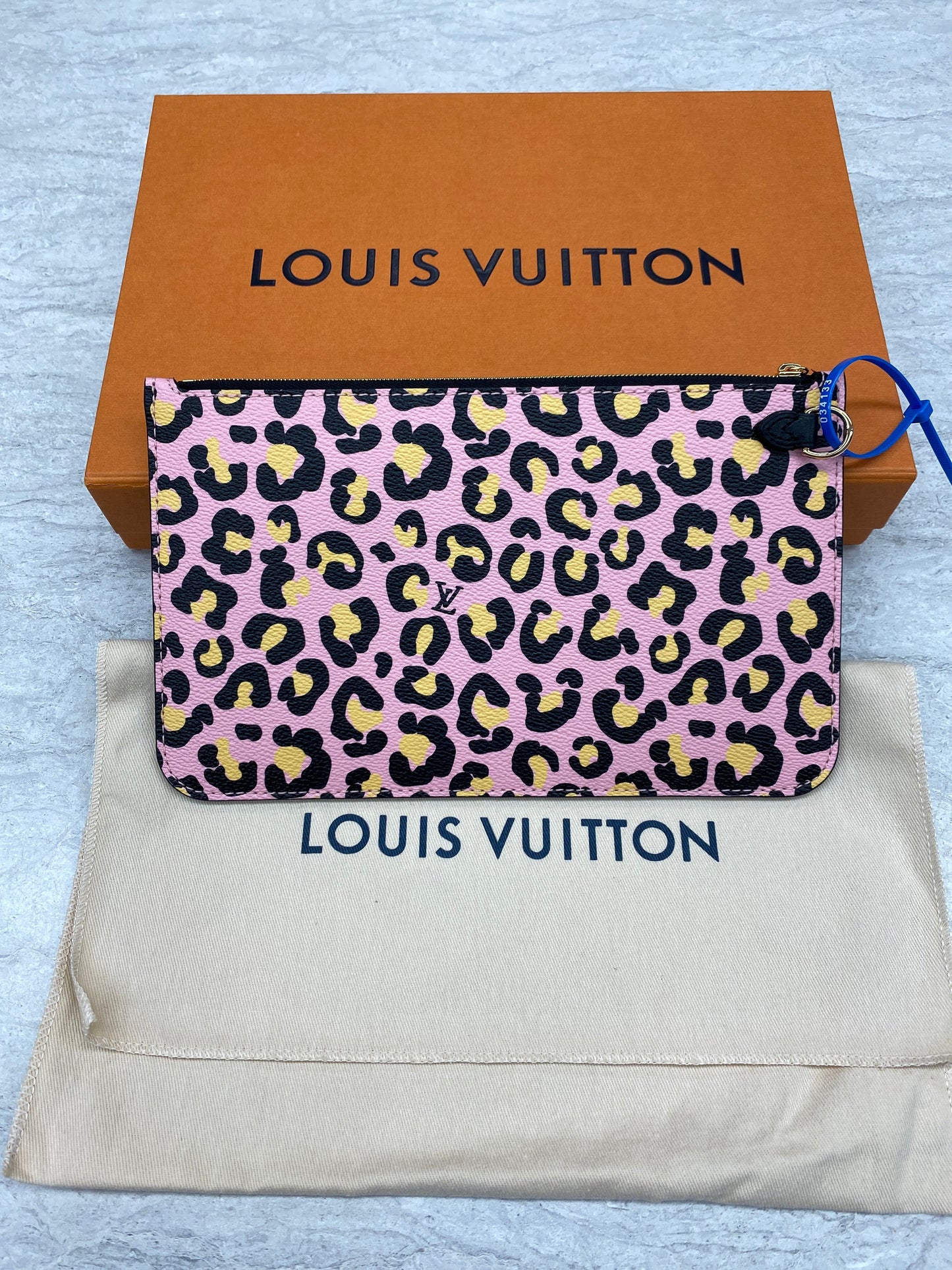 Clutch Louis Vuitton, Size Medium