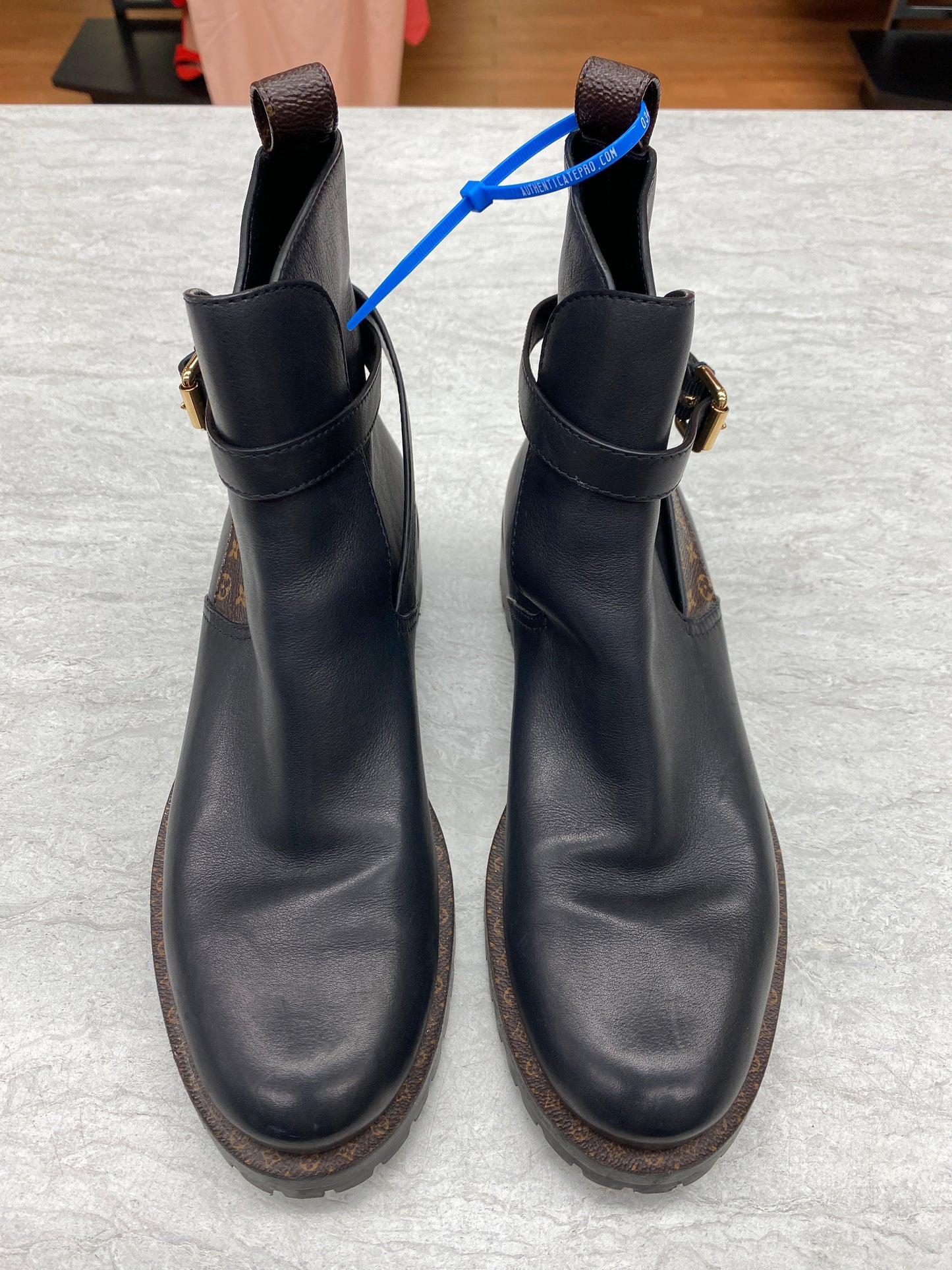 Black Boots Luxury Designer Louis Vuitton, Size 8.5