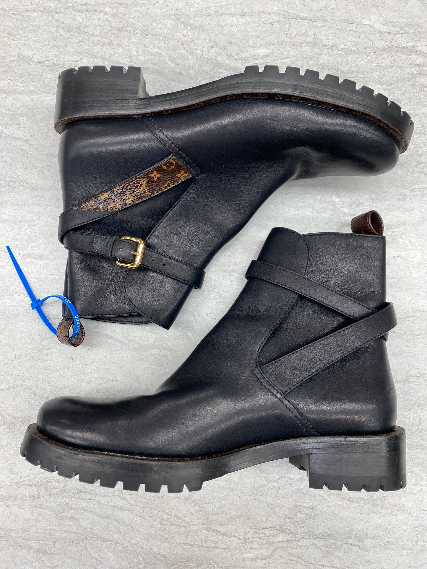 Black Boots Luxury Designer Louis Vuitton, Size 8.5