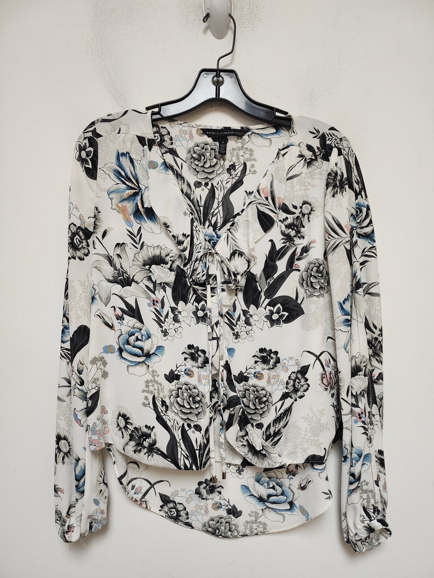 Top Long Sleeve By White House Black Market In Floral Print, Size: Xs