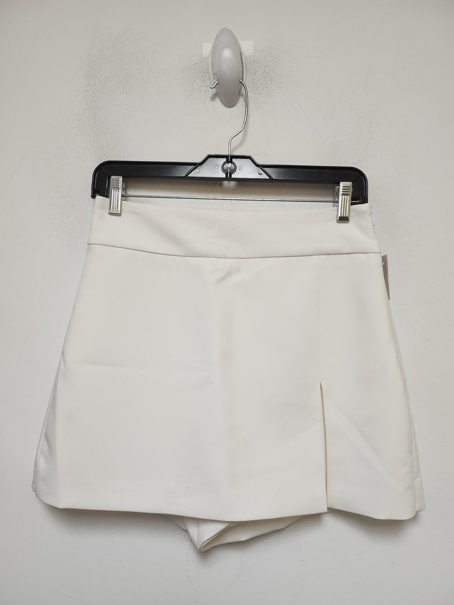 Shorts By Zara In Cream, Size: 8