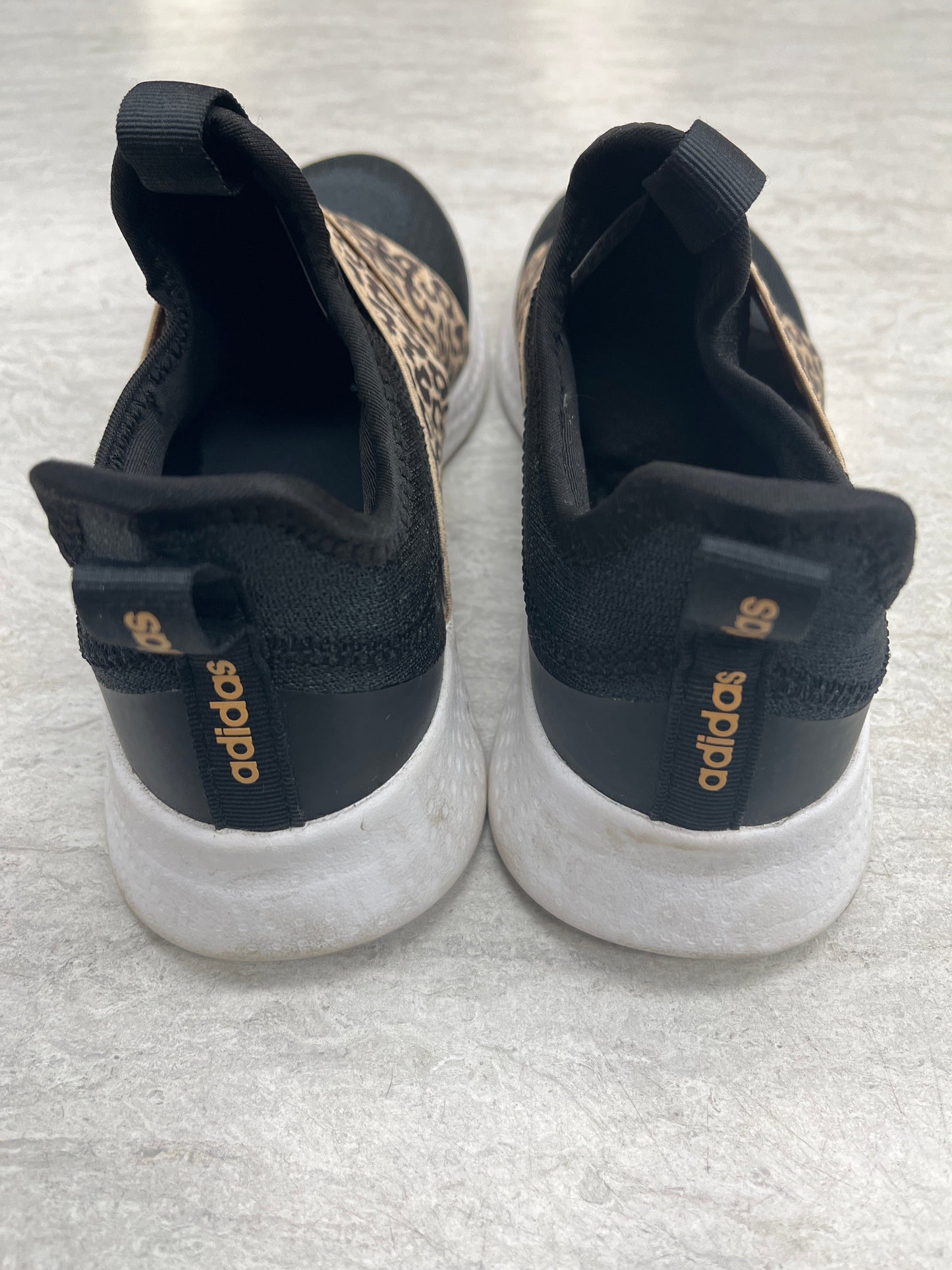 Shoes Sneakers By Adidas In Black & Tan, Size: 7.5