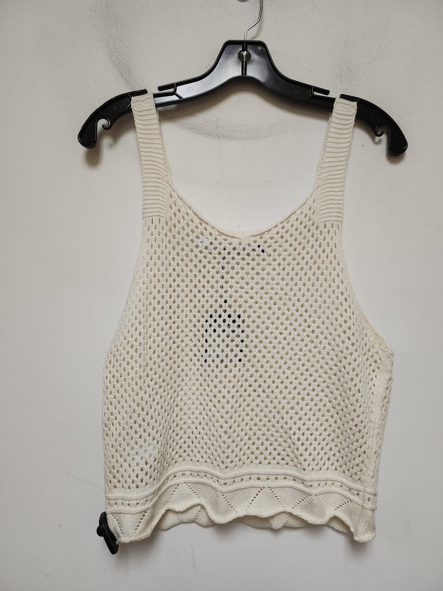 Top Sleeveless By Clothes Mentor In Cream, Size: M