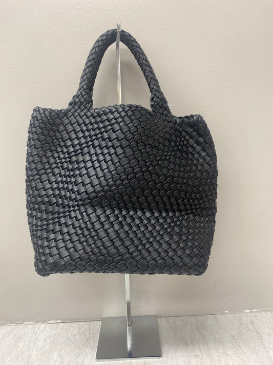 Handbag By Clothes Mentor, Size: Large