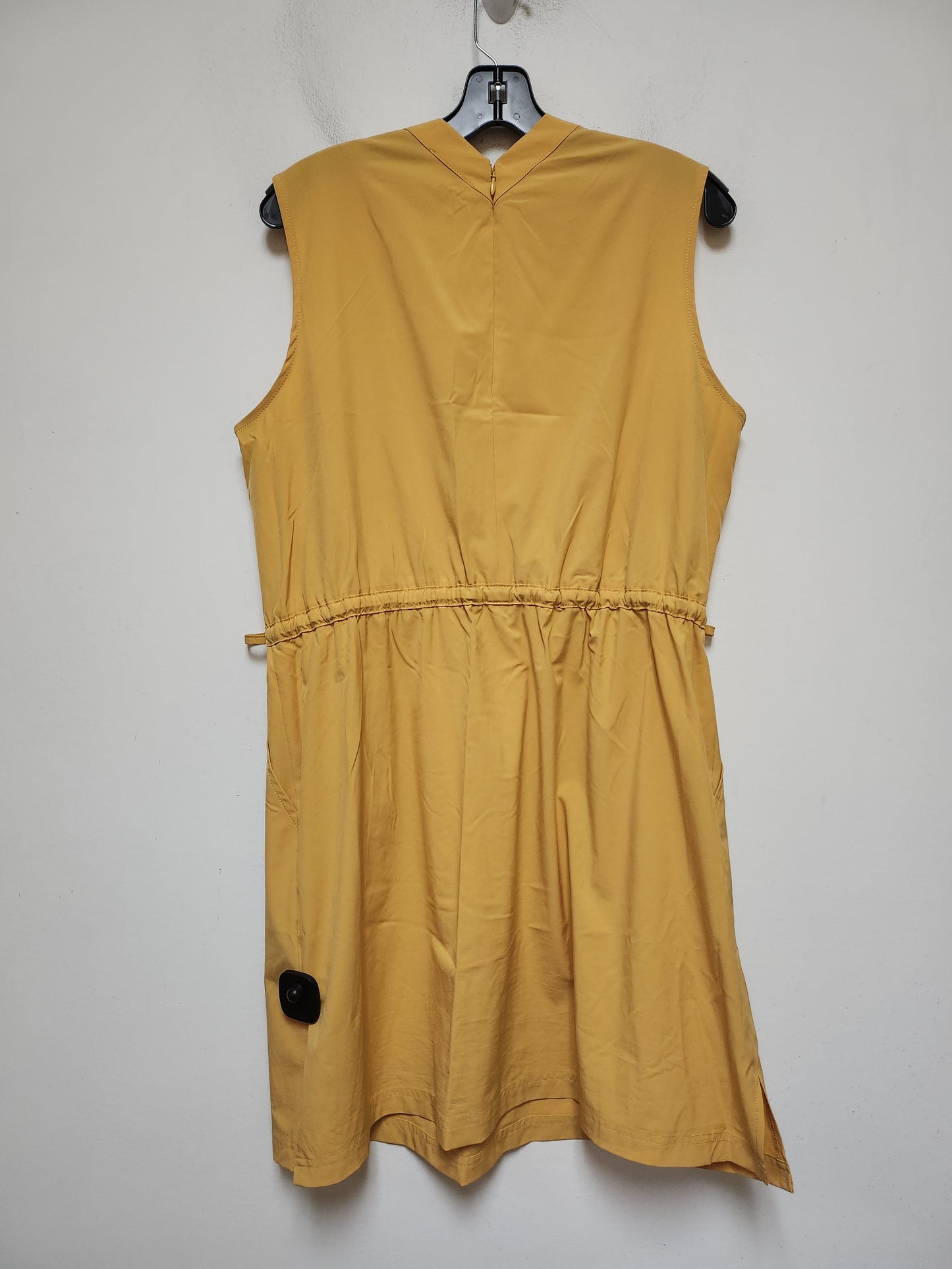 Dress Casual Short By Calvin Klein In Yellow, Size: Xl