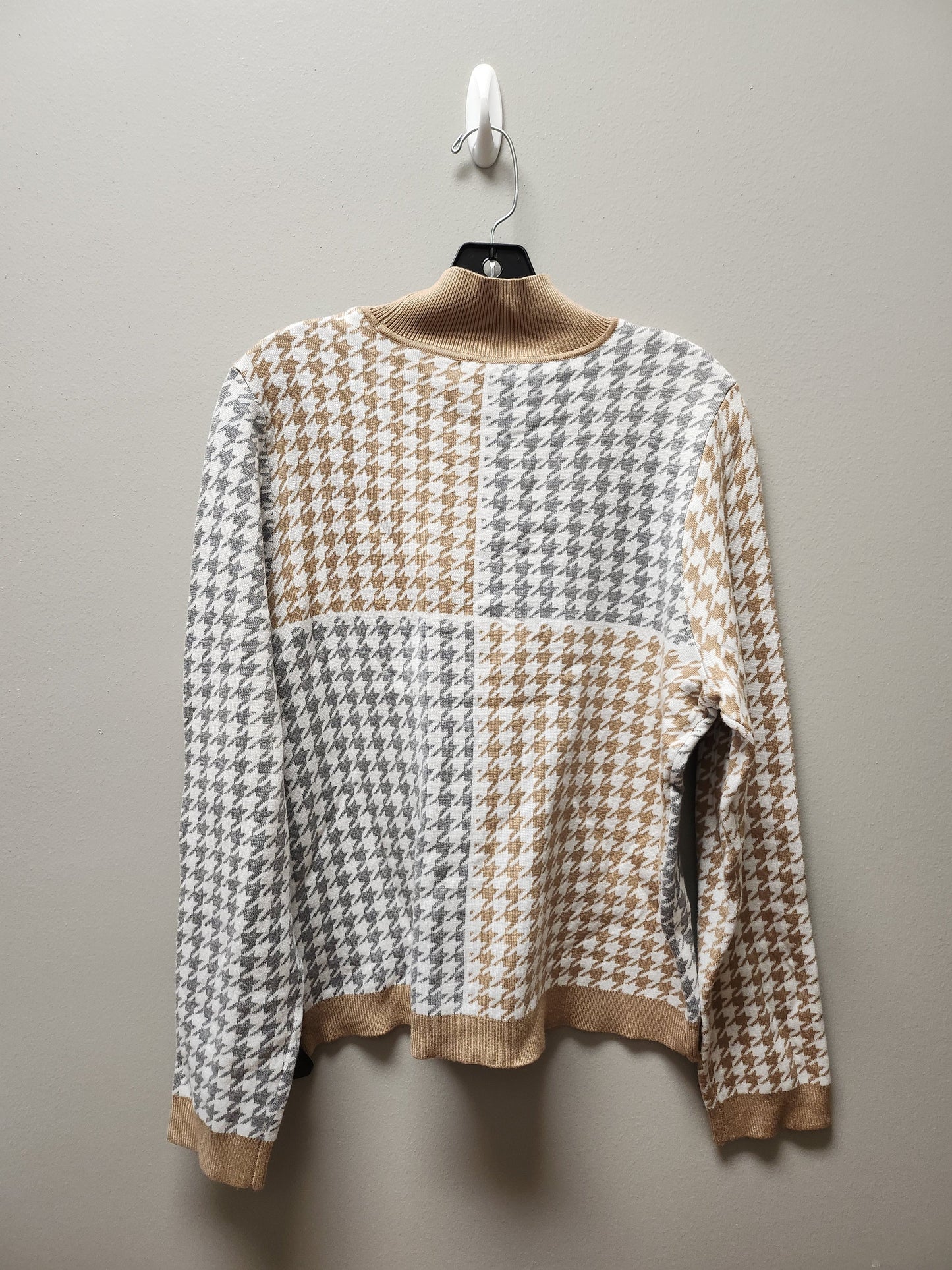 Sweater By Calvin Klein In Plaid Pattern, Size: L