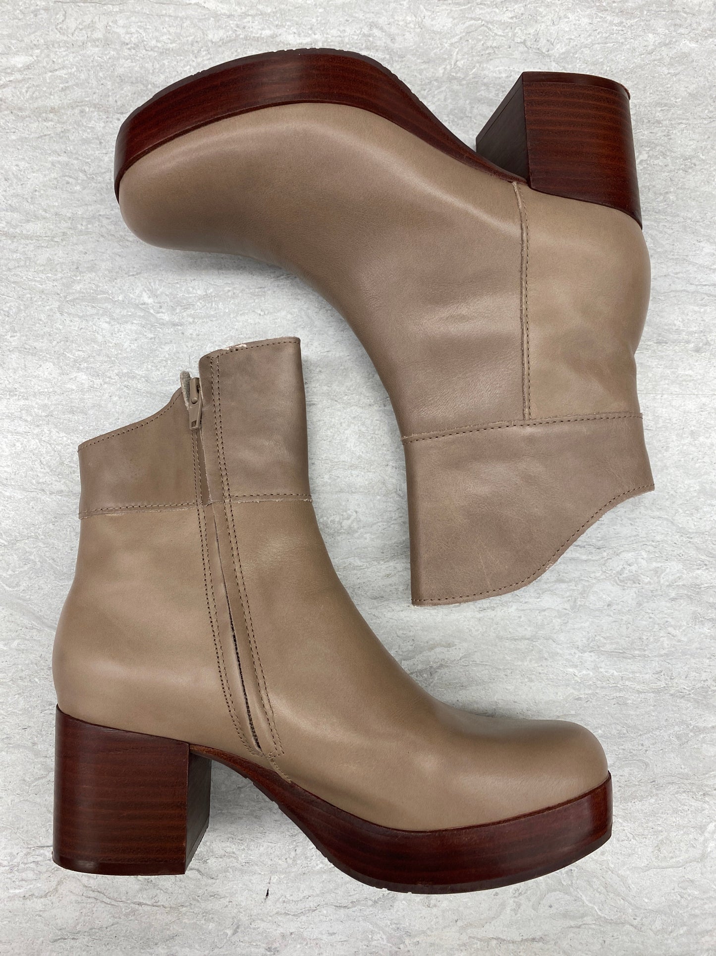 Boots Ankle Heels By Clothes Mentor In Tan, Size: 8