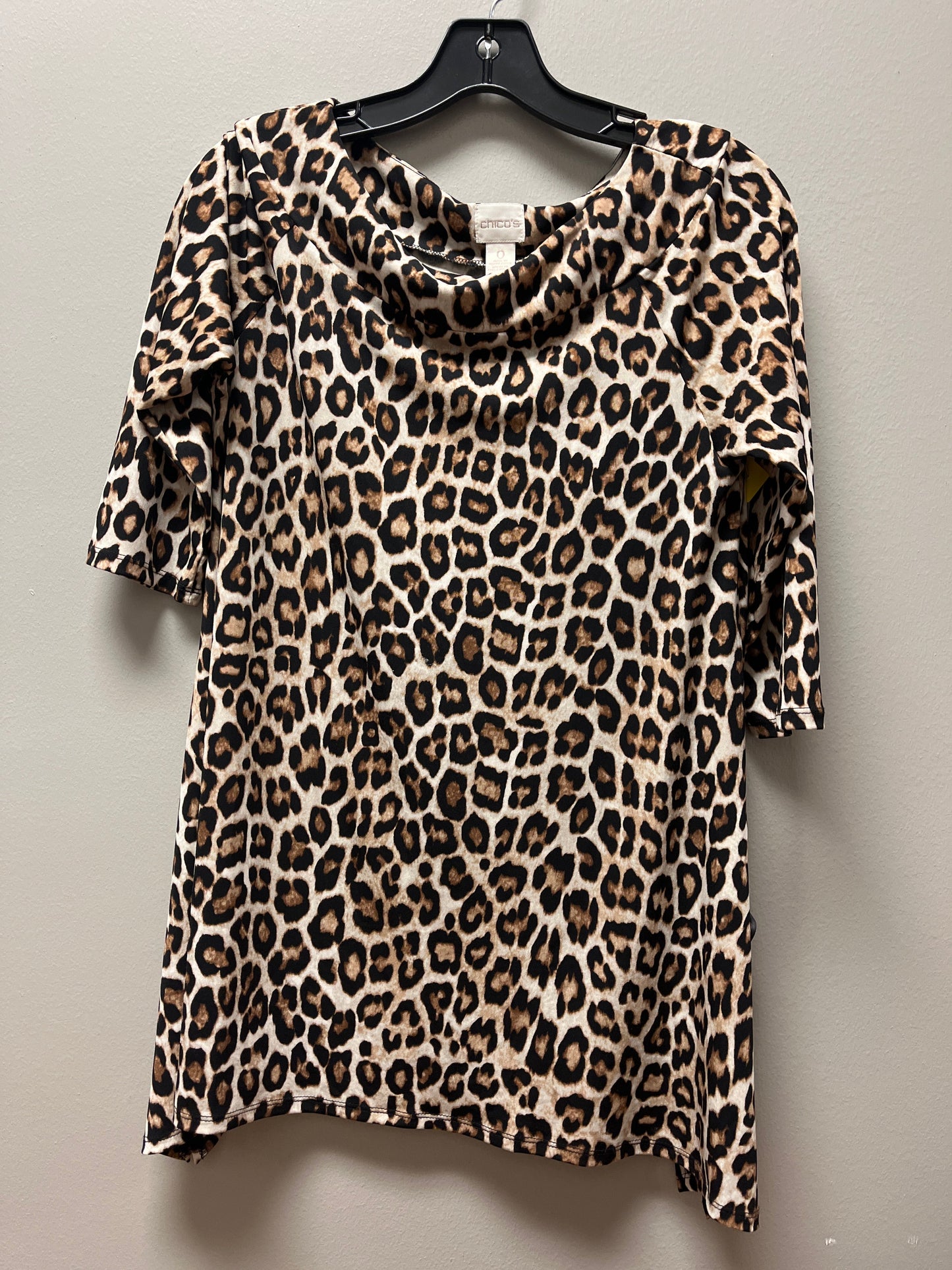 Top Short Sleeve Basic By Chicos In Animal Print, Size: S