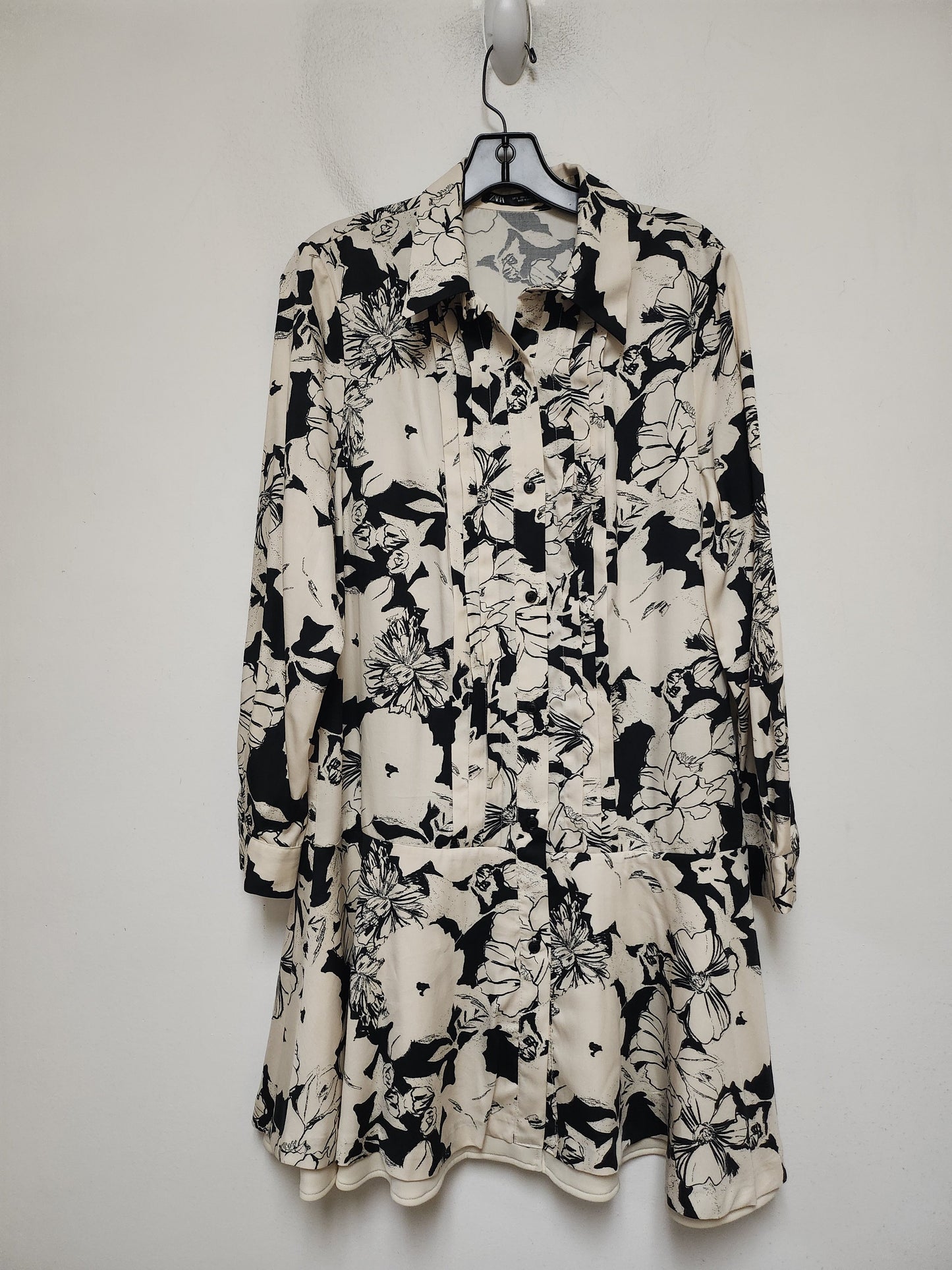 Dress Casual Short By Zara In Floral Print, Size: L