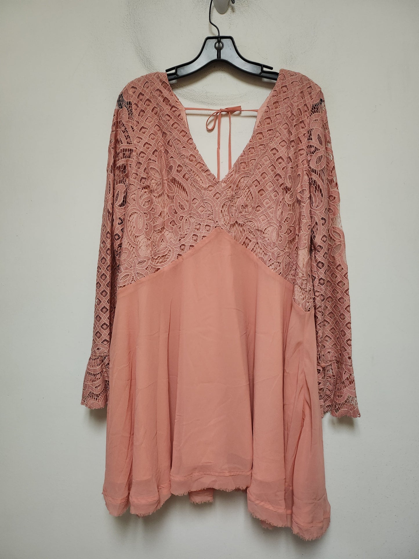 Dress Casual Short By Tularosa In Pink, Size: L