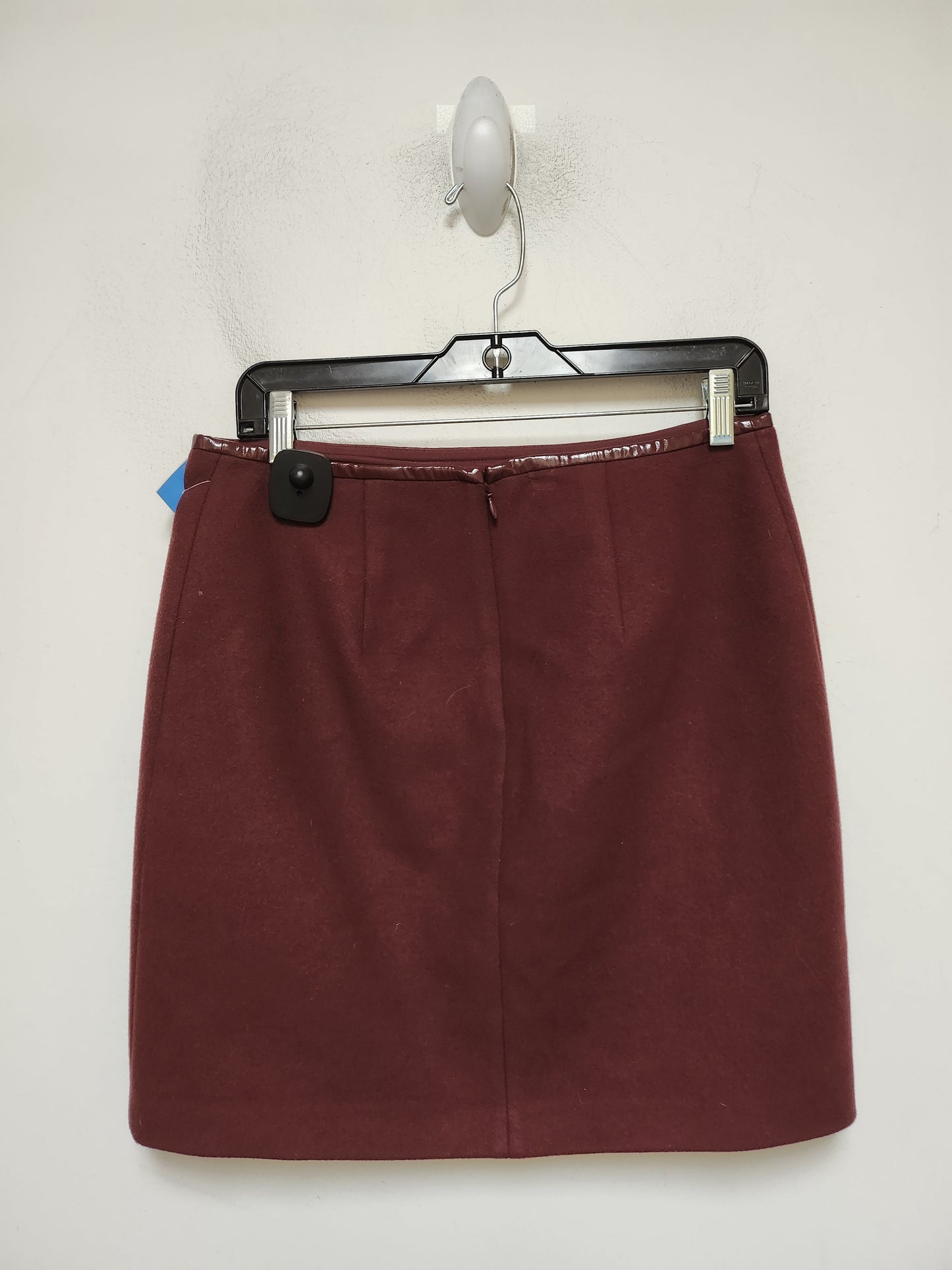 Skirt Mini & Short By White House Black Market In Maroon, Size: 4