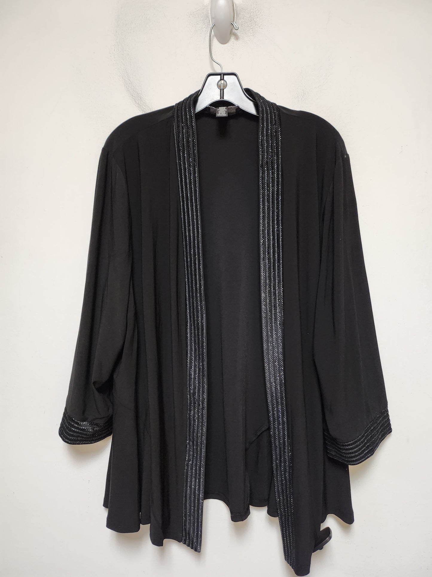 Top Short Sleeve By R And M Richards In Black, Size: 2x